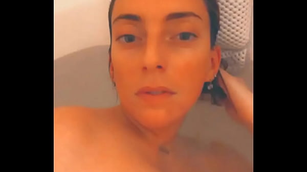 PLETHORA 95 SHOWS BIG NATURAL BOOBS IN BATHTUB twitch streamer nude