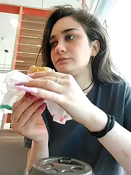 RiskyViolet from Stripchat