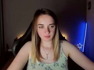 RouseReedd cam model Live Nude & Online