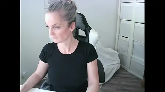 Sabdeluxe from Stripchat