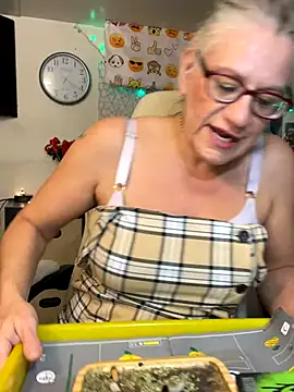 TrenaAnne from Stripchat