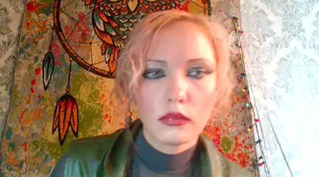 WildMissNiks from Stripchat