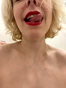 Yourdirtybitch from Stripchat