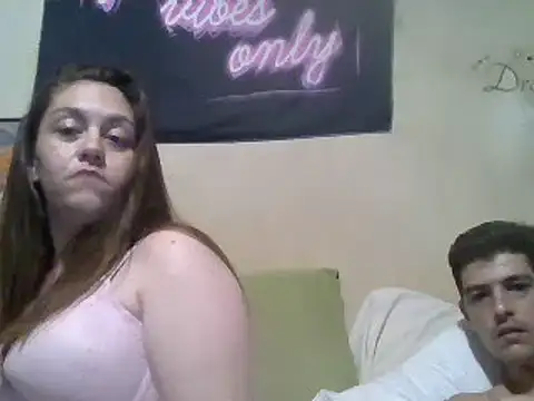 AshleyJosh0411 from Stripchat