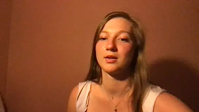 Aurorababy555 from Stripchat