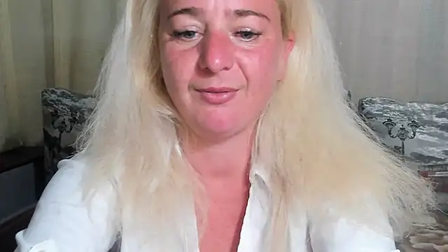 Blond Ledi from Stripchat