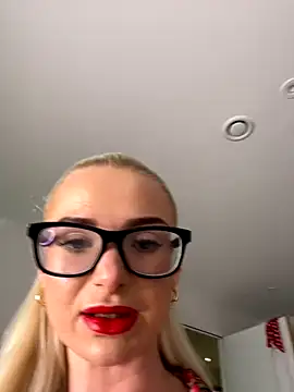 Chelseablonde from Stripchat