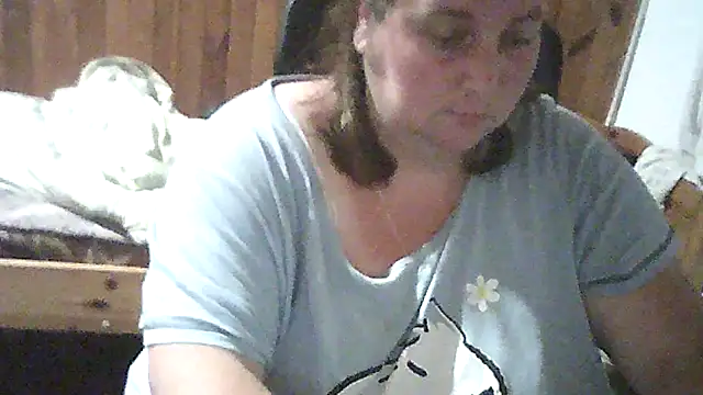 CurvyKira88 from Stripchat