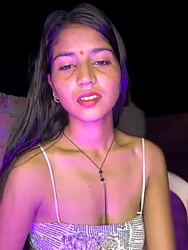 DiyaSingh07 from Stripchat