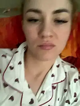 DreamGirl-777 from Stripchat