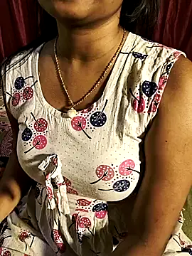 ERRIOTICBEAUTY from Stripchat