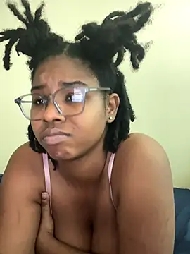 Feistyariess from Stripchat