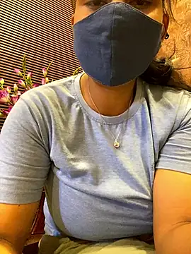 HaaniKaur from Stripchat