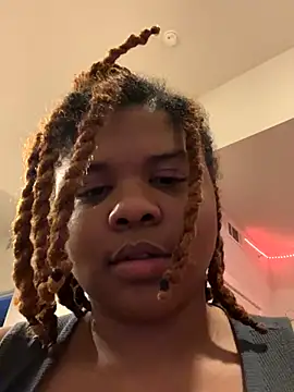 HEARTBREAKBRE from Stripchat