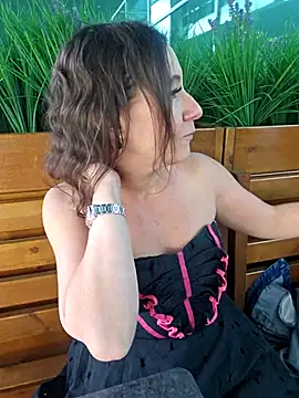 Hotmilfmilly from Stripchat