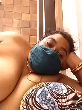 Indianlisa5 from Stripchat