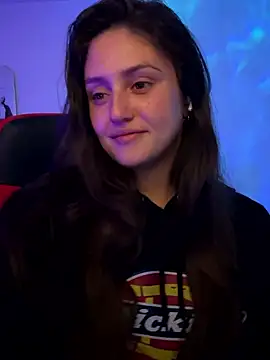 IsabellaaPettit from Stripchat