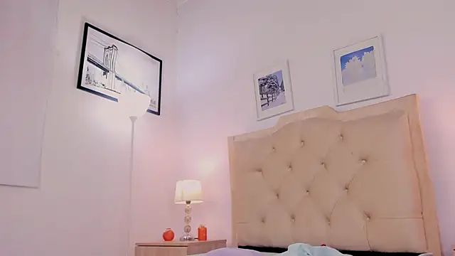 Jazmiinlovee from Stripchat
