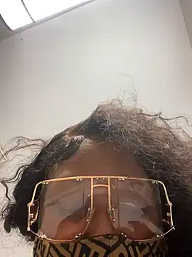 Juicythic from Stripchat
