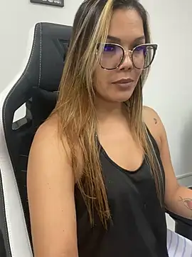KellyBrooklyn from Stripchat