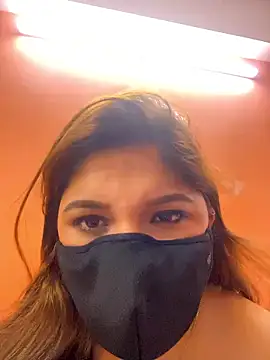 KiyaKapooor from Stripchat