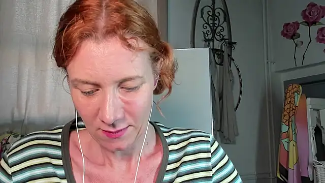 Lola1981cam from Stripchat