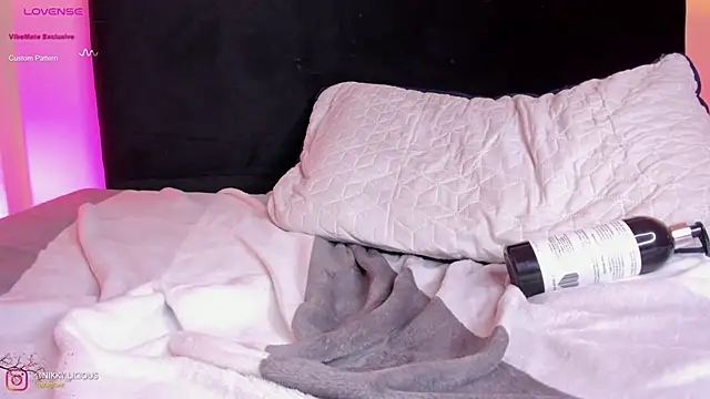 Mia-wet from Stripchat