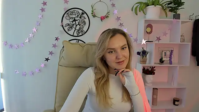 MiaLeew from Stripchat