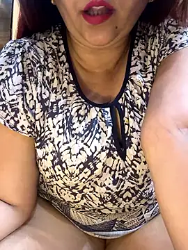 MINI CHOPRA from Stripchat
