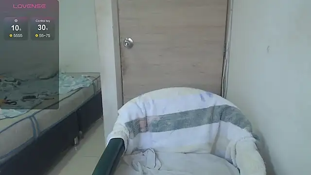 Momyhotxx from Stripchat