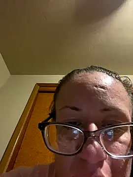 Naughtygirl6968 from Stripchat