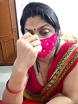 Prittyeyess5775 from Stripchat