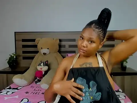 Renee-18 from Stripchat