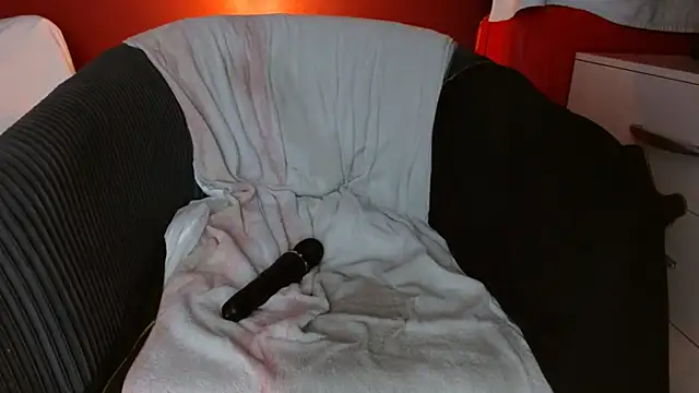 Rosesdesiles from Stripchat