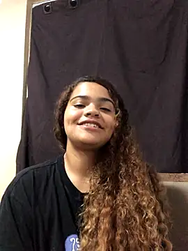 SamanthaV27 from Stripchat