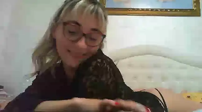 Sexy blondie92 from Stripchat