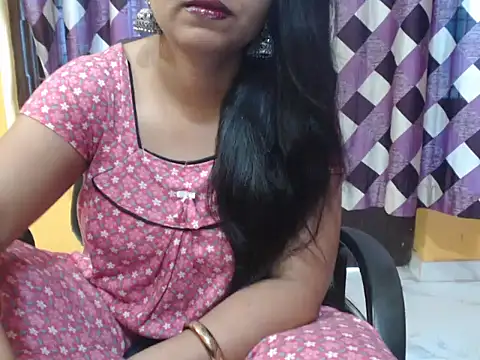 Sexy-Paaro from Stripchat