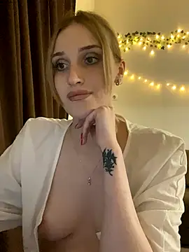 Tall Doll from Stripchat