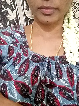 Tamilkuruvi from Stripchat