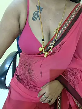 Tamilyazhini from Stripchat