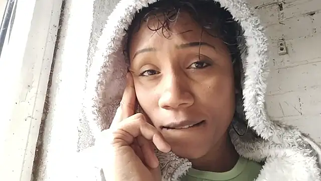 Therainqueen from Stripchat