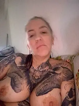 Vamporasuccubus19777 from Stripchat