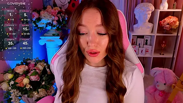 Your sweet emily from Stripchat