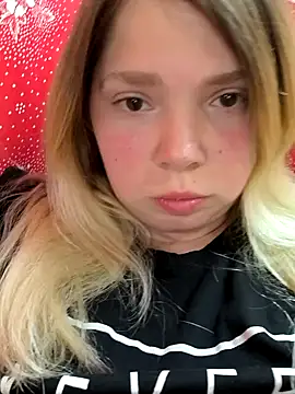 Zuli Kiska from Stripchat