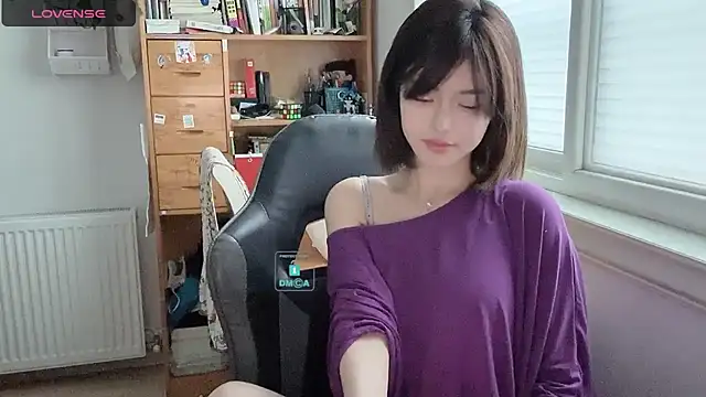 Cuteeeeeeeeeee- from Stripchat