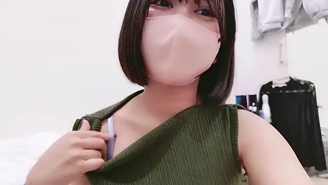 Chanhiyo1111 from Stripchat