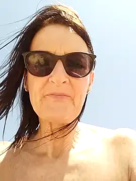MatureUKhotwife from Stripchat