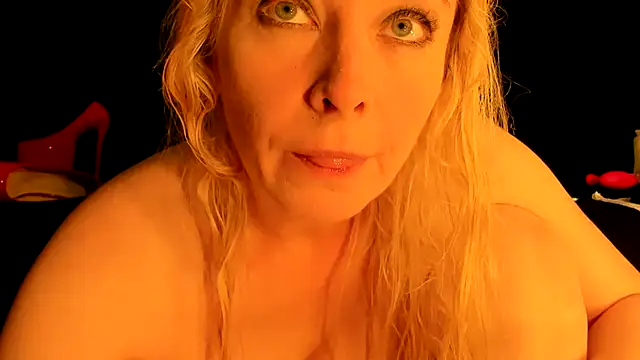 Naughty__Slave cam Live Nude & Online