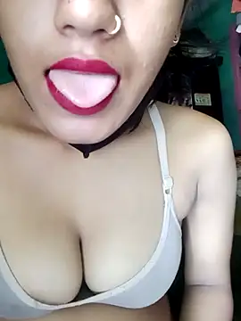 Poojashrma33 cam Live Nude & Online