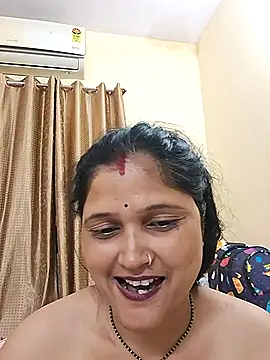 Babyloveyou444 from Stripchat